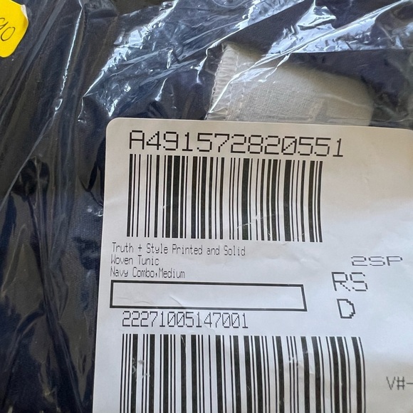 NEW Truth + Style Printed and Solid Woven Tunic in Navy Combo - medium​​ - Picture 3 of 6